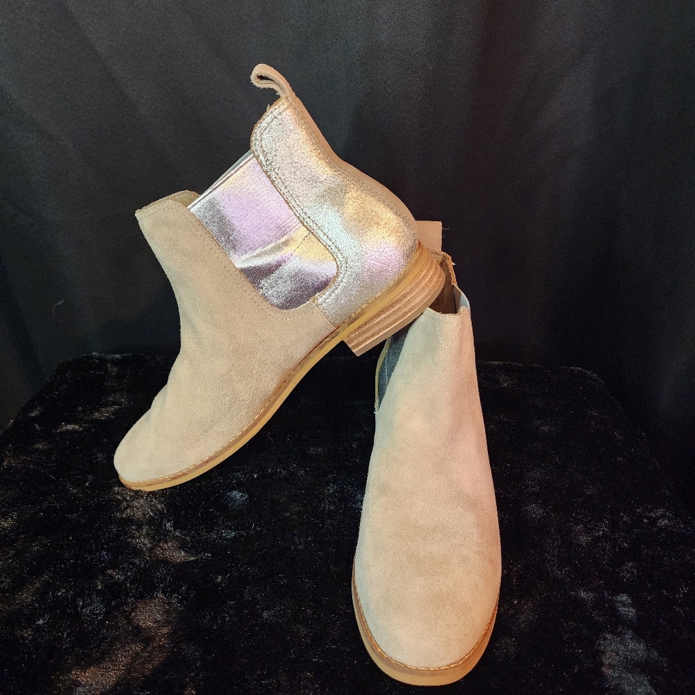 TOMS Size 9 Tan with Silver Shimmer Ankle Boots